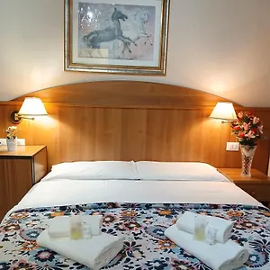 Nahid Casa de hóspedes